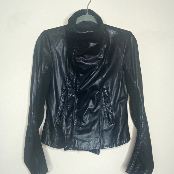 GENUINE LEATHER JACKET. JUNE BLACK from Bloomingdale’s - Picture 8 of 12